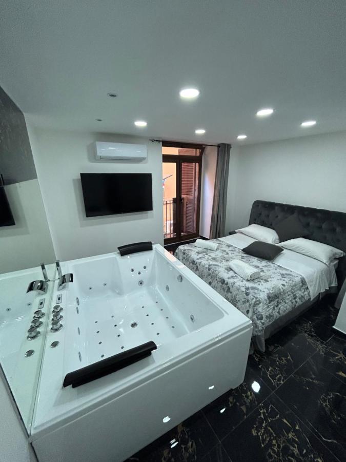 Giovanni Luxury Suites Nápoly Kültér fotó